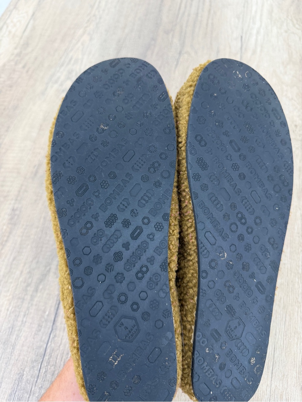 Bombas Sherpa Slip-On Slippers in Mustard Gold - Picture 7 of 7